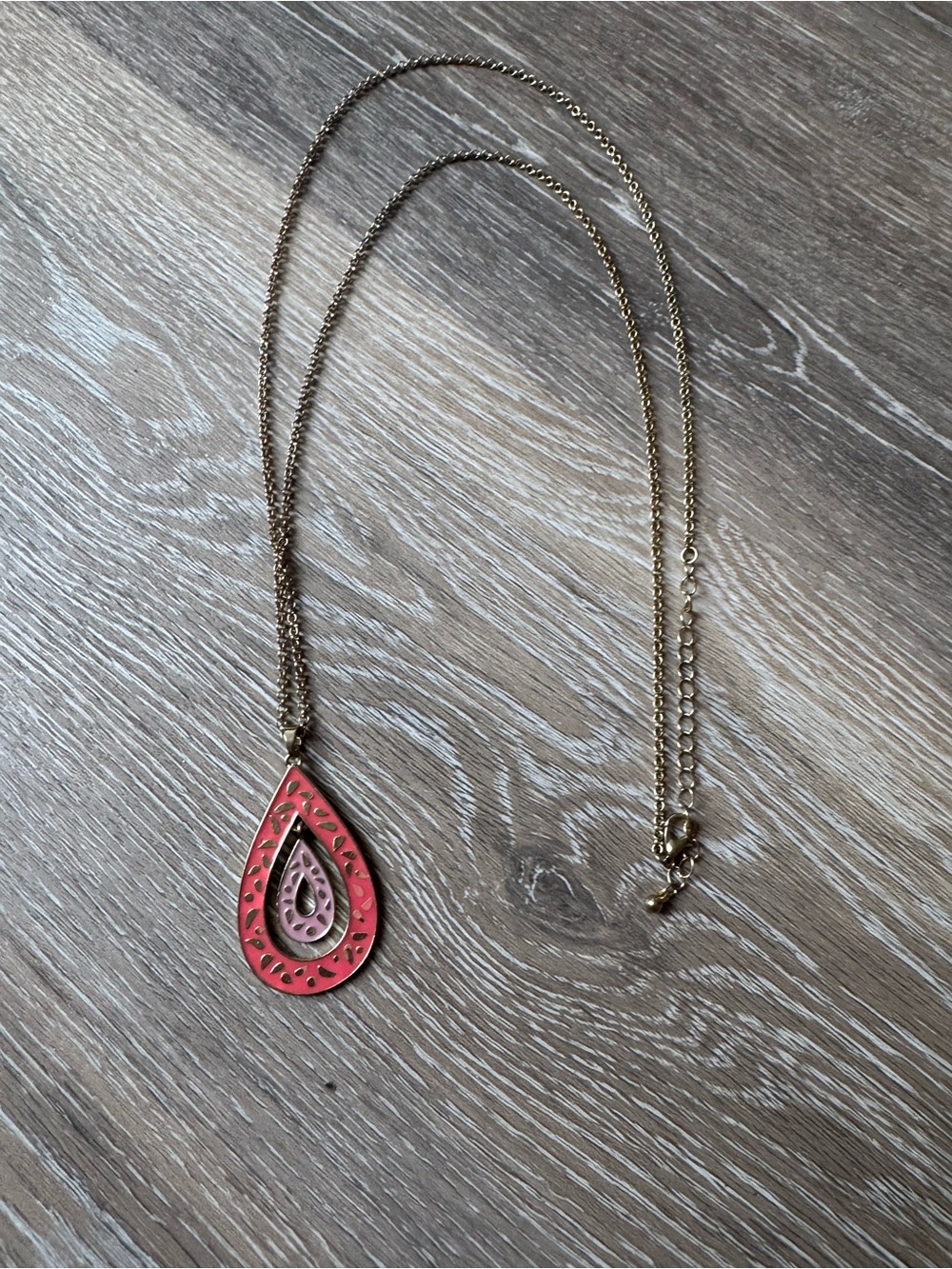 Bright pink enamel dangle tear drop pendant necklace silver tone